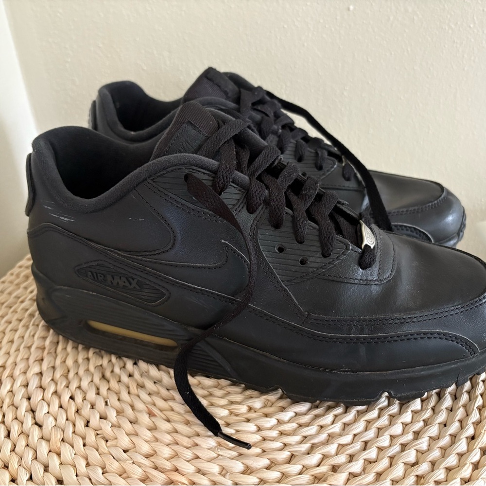 Nike Air Max m-90 All Black Mens Size 9 Sneakers Airmax